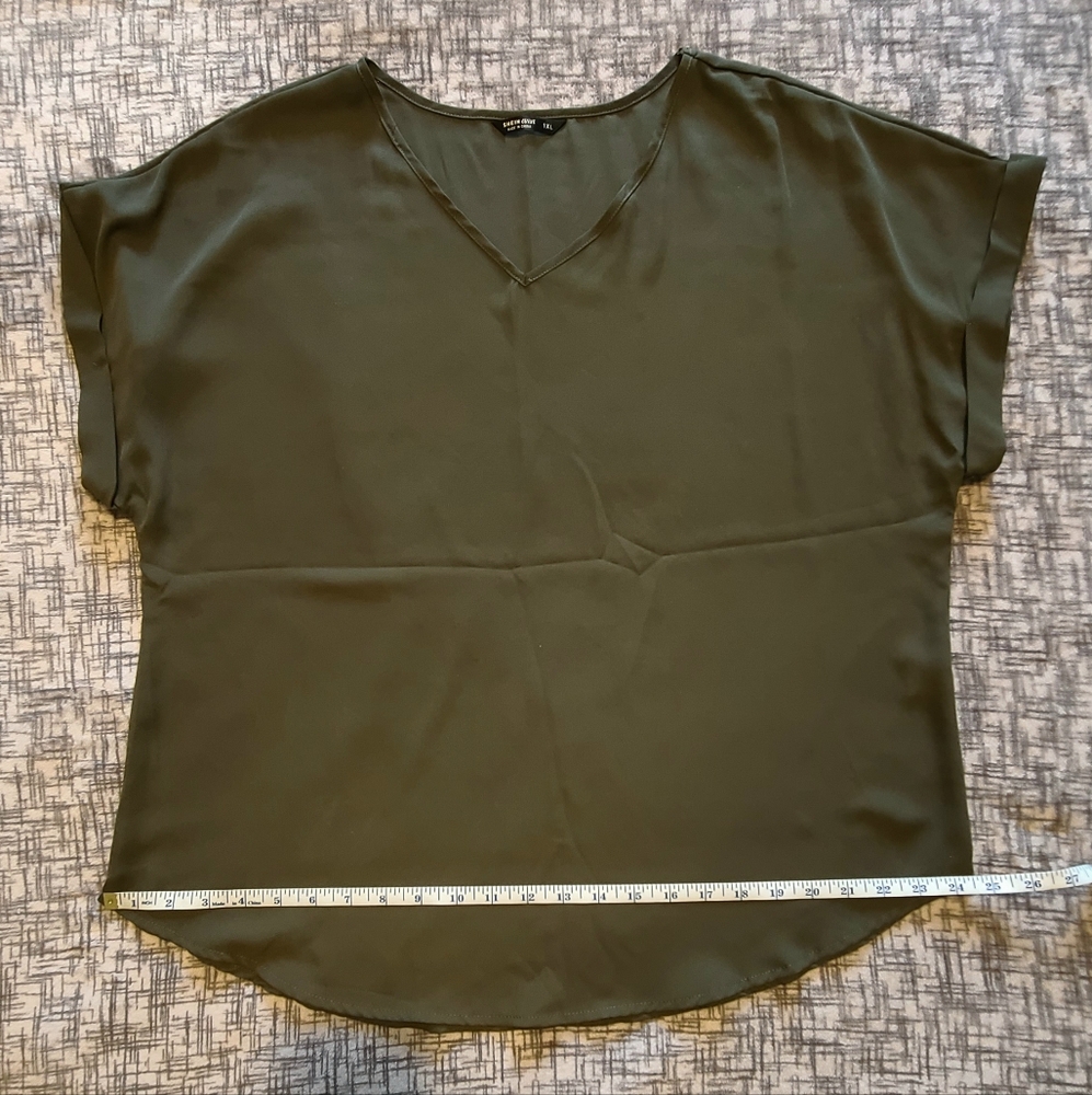 ❣️ Olive V-neck Top ❣️BOGO